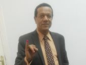 نائب وزير الزراعة يدلى بصوته فى المنيل.. ويؤكد: المشاركة فرض على كل مواطن