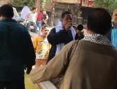 مواطنون بالحوامدية يرقصون على أنغام المزمار البلدى بعد التصويت بالانتخابات