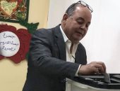 "صابر عرب" يدلى بصوته فى الانتخابات.. ويؤكد: عدم المشاركة موقف غير وطنى