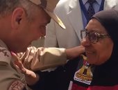 فيديو.. السيدات تهتف لقائد المنطقة الشمالية أثناء مروره على لجان الإسكندرية