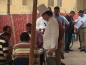 صور.. استمرار توافد العاملين فى فنادق طابا على اللجان للإدلاء بأصواتهم