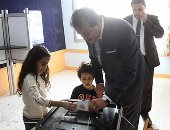 وزير التعليم العالى يدلى بصوته فى الانتخابات الرئاسية بالتجمع الأول (صور)