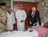 سفير مصر بالسعودية يزور المصابين الثلاثة فى الهجوم الصاروخى على الرياض