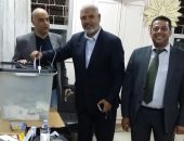 جمال عبد الحميد يدلى بصوته فى الانتخابات الرئاسية