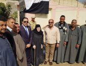 علاء عابد من إحدى لجان الصف: طوابير المصريين بتصبح على السيسي (صور)