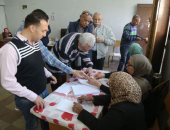 محافظ البحر الأحمر: عملية التصويت تسير بشكل منتظم ولا تأخير فى فتح اللجان