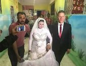 قارئ يشارك صحافة المواطن بصور عروسين يدليان بصوتيهما بالنوبارية