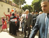 فيديو وصور..محلب يصل مقر لجنته للإدلاء بصوته فى الانتخابات الرئاسية