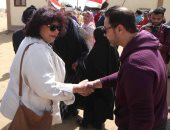 فيديو..وزيرة الثقافة ومدحت صالح يدليان بصوتهما فى انتخابات رئاسة الجمهورية