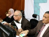 محافظ القاهرة يتابع الانتخابات الرئاسية بالفيديو كونفرانس من غرفة العمليات