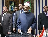 انتخابات الرئاسة 2018.. شيخ الأزهر يصل مقر لجنته الانتخابية للإدلاء بصوته (صور)