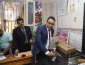 صور.. النائب أحمد زيدان يدلى بصوته فى الانتخابات الرئاسية بإحدى لجان شبرا