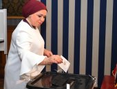 شاهد قرينة السيسى أثناء إدلائها بصوتها فى الانتخابات الرئاسية