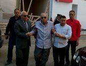 صور.. محافظ بورسعيد يصطحب "حماه" للتصويت فى الانتخابات الرئاسية