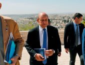صور.. وزير الخارجية الفرنسى يتفقد موقع جبل Scopus بالقدس خلال زيارته إسرائيل