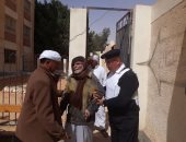 الشرطة فى خدمة الناخبين.. الداخلية تنقل كبار السن لمقار لجانهم