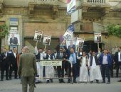 أنصار موسى مصطفى موسى يحتشدون أمام مقر "الغد" دعما لمرشح الحزب