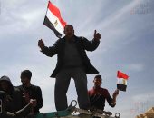 زفة انتخابية أمام مدرسة القرية السياحية بأكتوبر (صور)