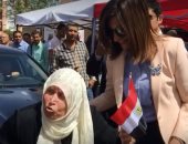 فيديو.. سيدة مسنة لوزيرة الهجرة: "نعيش أفضل عصر حتى لو الحاجة غالية"