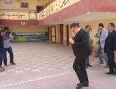 وزيرا الآثار والبيئة يدليان بصوتهما فى الانتخابات الرئاسية بالمعادى.. صور