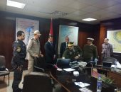 محافظ أسيوط يتفقد غرفة عمليات مديرية الأمن للاطمئنان على سير الانتخابات 