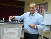 اللواء "الشهاوى" أثناء الإدلاء بصوته: أثق فى وعى المصريين بدائرة مدينة نصر