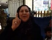 ناخبة تلقى شعرا عن السيسى بعد شفاء ابنها من فيروس سى: ربنا يحميك