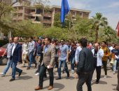 جامعة أسيوط تنظم مسيرة لحث الطلاب على المشاركة فى الانتخابات الرئاسية"صور"