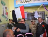 محافظ ومدير أمن الدقهلية يتفقدان القرى.. والمحافظ: انبهرت بعدد الناخبين.. صور