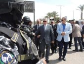 صور.. مساعد وزير الداخلية لمنطقة القناة يتفقد اللجان الانتخابية بالسويس