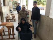 صور.. مسنة عمرها 96 عاما تدلى بصوتها على كرسى متحرك بالدقهلية