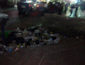 قارئ يشكو من انتشار القمامة أمام محطة مترو عزبة النخل