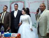 عريس وعروسة يشاركان في الانتخابات الرئاسية بمركز صدفا بأسيوط