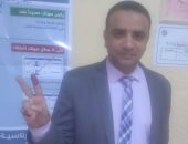 مدير الهيئة الفنية لمكتب وزير الأوقاف يدلى بصوته فى مسقط رأسه