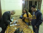 الفنانة انتصار تغادر لجنة قصر الدوبارة دون تصويت لعدم وجود بياناتها بالكشوف (صور)