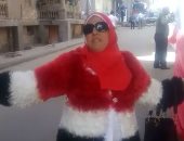 فيديو.. سيدة ترتدى ملابس بألوان علم مصر تناشد المواطنين النزول للتصويت بشبرا