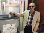 الفنان محمد صبحى يدلى بصوته فى اليوم الثانى من الانتخابات الرئاسية