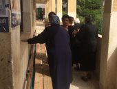 صور.. توافد الناخبات على التصويت بلجان أسيوط