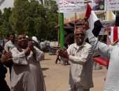 كبار السن يتصدرون المشهد فى عين شمس: "أدينا الأمانة وبلدنا هتبقى أفضل"