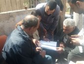  أهالى مسقط رأس المعزول بعد التصويت بالانتخابات: نساند مصر من أجل الاستقرار (صور)