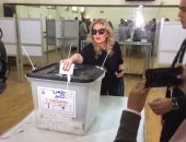 يسرا لـ"المصريين": "مافيش حاجة إسمها النتيجة معروفة.. انزل انتخب من تشاء"