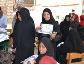 صور.. لجان مدينة القرنة غربى الأقصر تشهد إقبالا نسائيا كبيرا