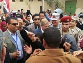صور.. مساعد رئيس الأركان ومحافظ الإسماعيلية يتفقدان لجان انتخابات القصاصين