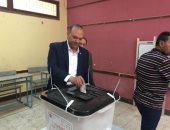 صور.. النائب عمرو الأشقر يدلى بصوته بانتخابات الرئاسة فى 15 مايو
