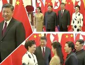 أول زيارة خارج كوريا الشمالية منذ توليه الحكم.."كيم كونج أون" بصحبة زوجته فى بكين.. الزعيم الكورى الشمالى يبحث مع الرئيس الصينى القضايا المشتركة.. ويؤكد: ملتزمون بنزع السلاح النووى والجلوس فى مفاوضات مع أمريكا