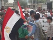 صور.. سلسلة بشرية من طلاب دمياط لحث المواطنين على التصويت