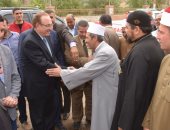 محافظ بنى سويف يتفقد سير العملية الانتخابية بلجان الانتخابات