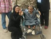 محبة مصر تقهر الصعاب.. كفيف وقعيد يتحدى الظروف ويدلى بصوته ببنى سويف