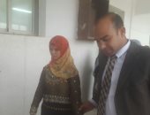 صور.. كفيفة تقطع 5 كم لانتخاب السيسي وتطالب المواطنين بالمشاركة