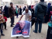 صور.. ناخبون يعلقون صور معتز مطر على خروف أمام لجنة بالدويقة